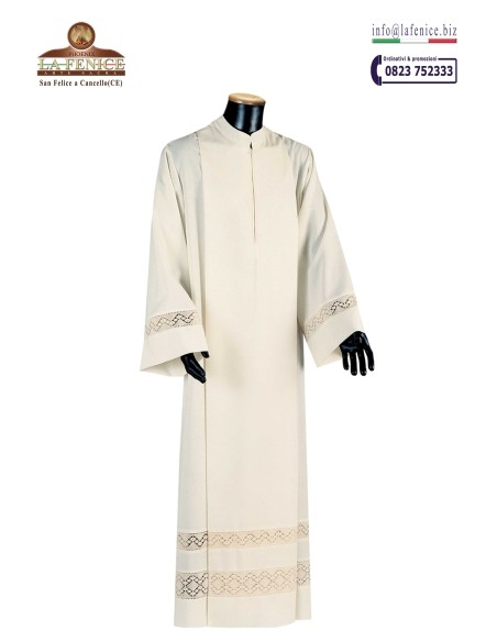 Alb with pleat - CAM325  -  CAM325