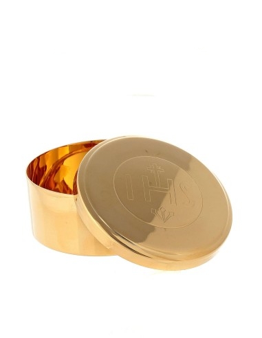 Pyx made in gold-plated brass, diameter 7.5 cm...