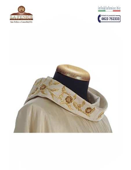 Chasuble avec broderies à la main - CAS311