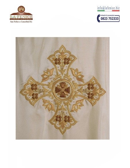 Casulla con bordados a mano - CAS311