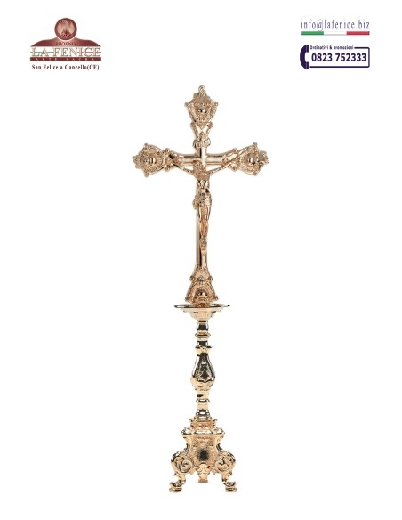 Crucifix sur chandelier pour autel et de table en laiton - CND580-C